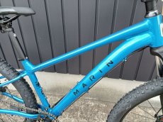 画像4: 【店舗 在庫あり】 MARIN DONKY Jr650 マリン ドンキー ジュニア Jr650 MTB GLOSS BLUE 自転車 キッズ クロスバイク (4)